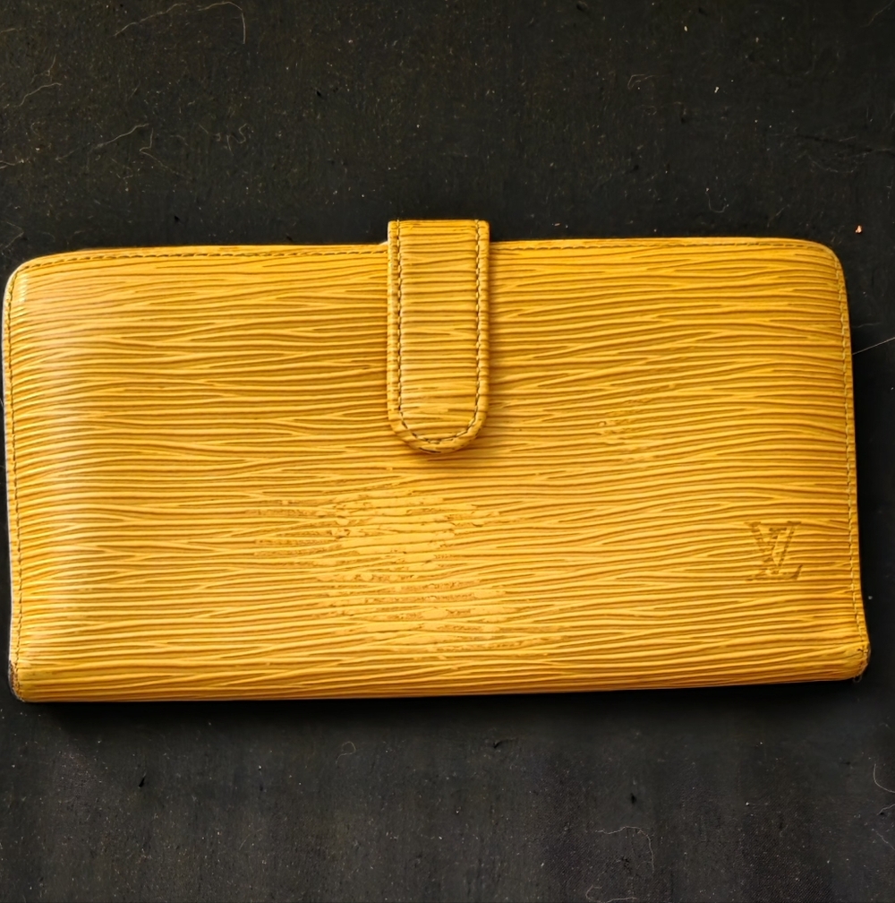Louis Vuitton Authentic COA  Wallet . Yellow Gold  Purple Interior. Authentic